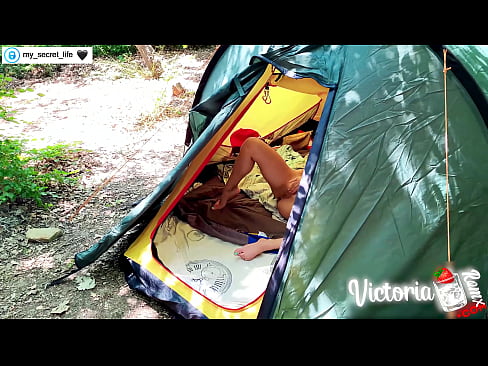 ❤️ Gefilmd op camera Gepassioneerd aftrekken Vreemdeling in een tent ❌ Porno vk at us ❌