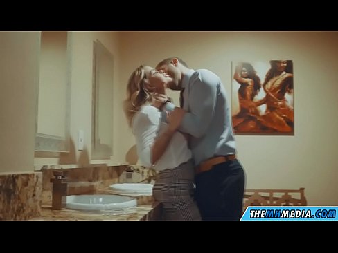 ❤️ Wanneer een rondborstige blondine je verleidt in een openbaar toilet ❌ Porno vk at us ❌